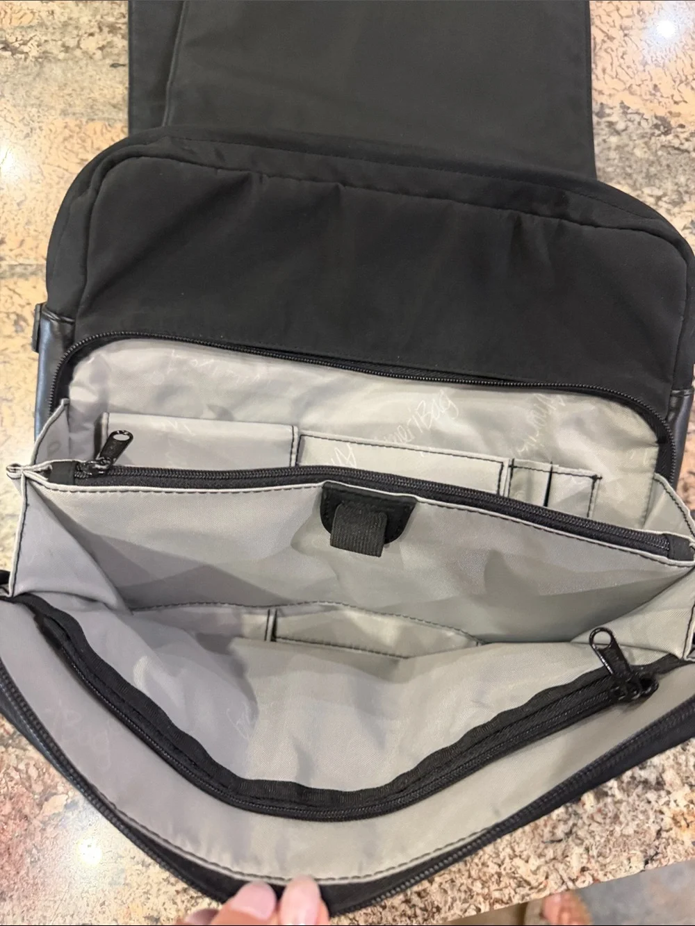 Ameribag Black Men's Messenger Crossbody Bag